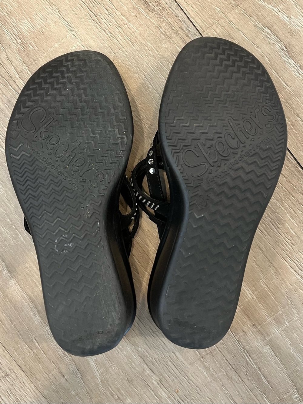 Skechers Black Rhinestone Thong Memory Foam Sandals 7.5 - Picture 9 of 13